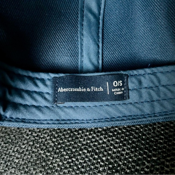 Abercrombie & Fitch SnapBack - Picture 3 of 3